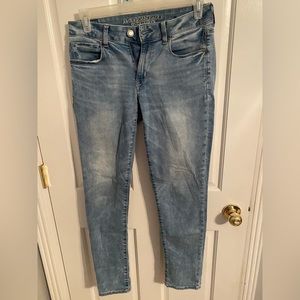 Light wash American eagle super stretch jeans
